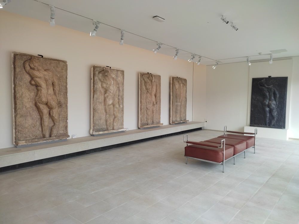 Nus de dos, quatre plâtres et un bronze