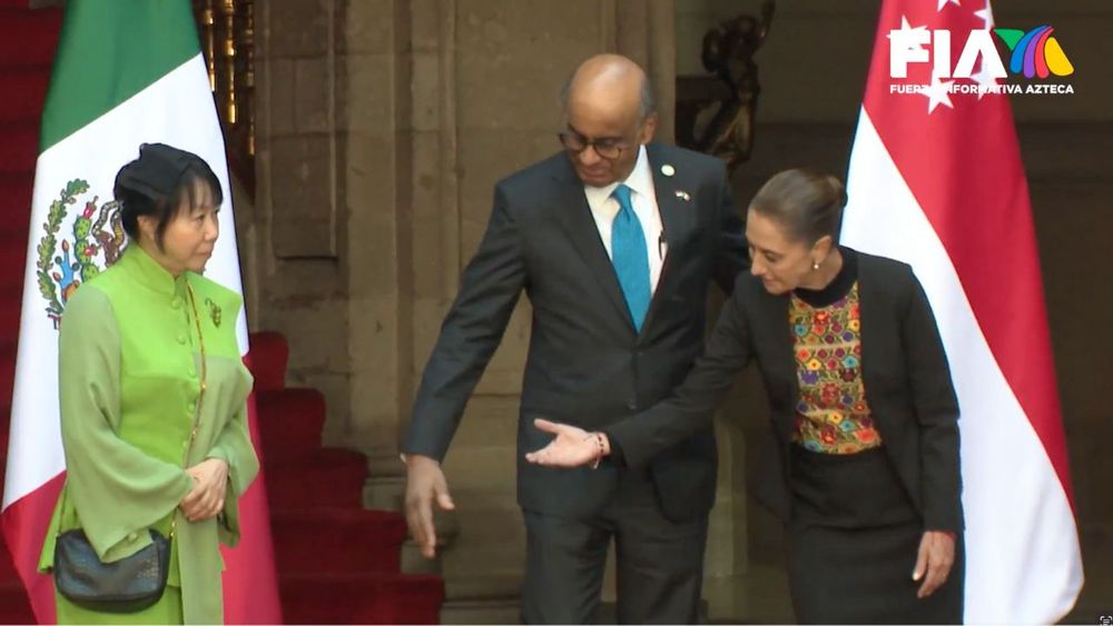Presidente de Singapur impide que Sheinbaum toque a su esposa.