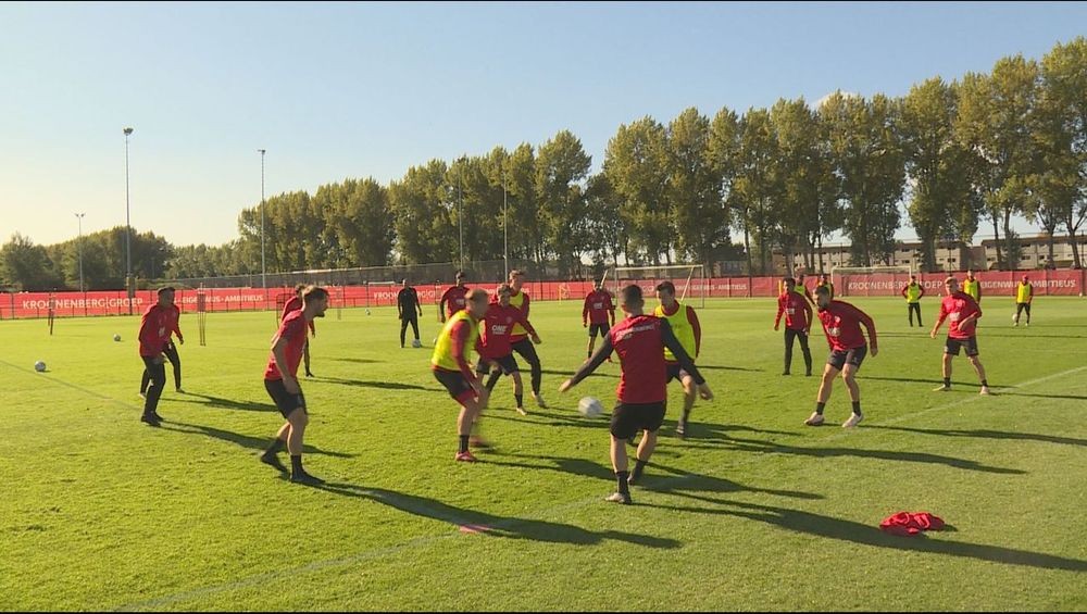 Almere - Almere City moet winnen van Willem II om aansluiting te houden