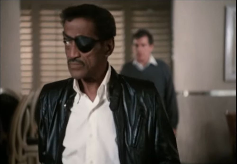 A picture of Sammy Davis Jr. appearing the TV show HUNTER (1984-1991). 