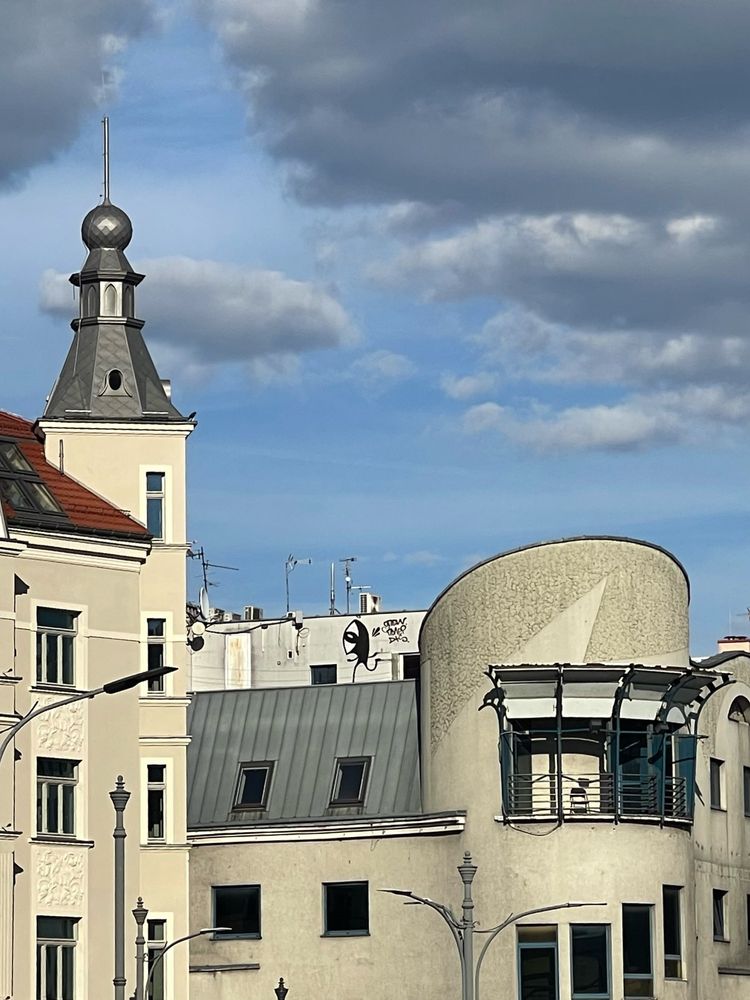 A rooftop scenery , the first graffiti of Pan Peryskop we saw in Paznań.