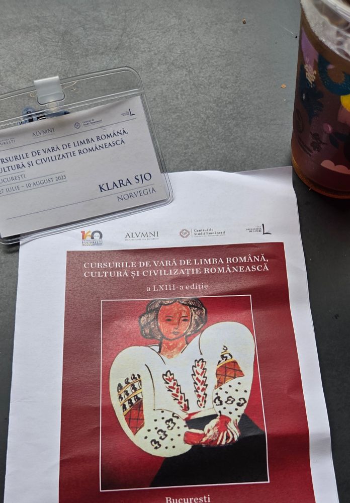 Bilete av ei brosjyre med tittelen Sommarkus i rumensk språk, kultur og sivile. 
