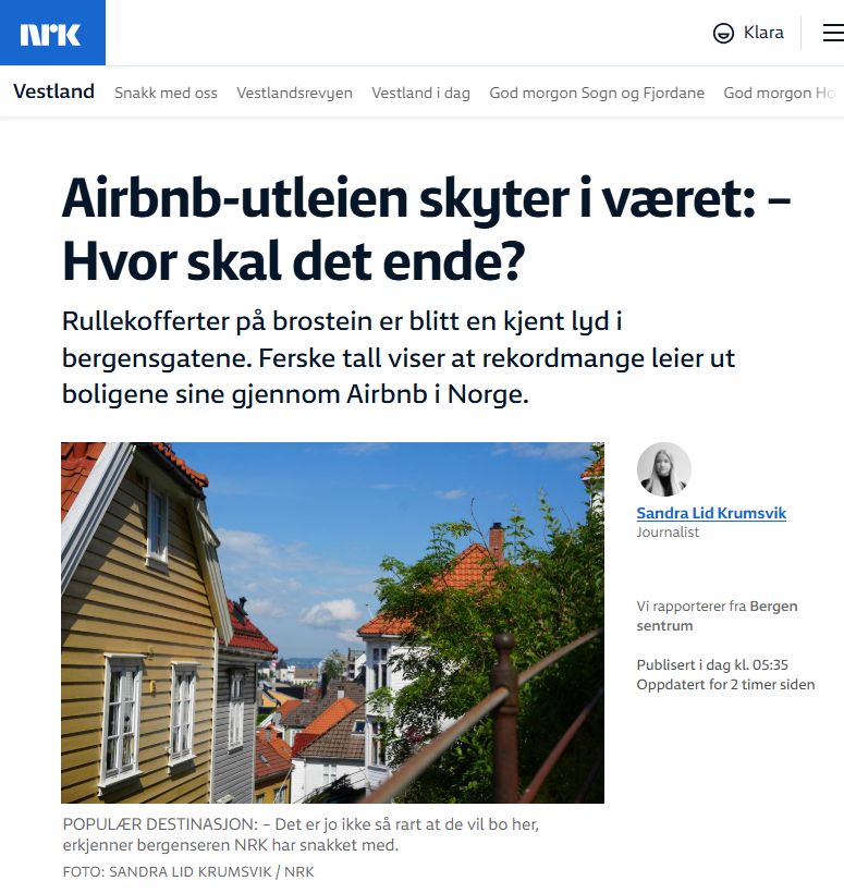 Skjembilete frå ein artikkel på nrk.no: Airbnb-utleien skyter i været: – Hvor skal det ende?
Rullekofferter på brostein er blitt en kjent lyd i bergensgatene. Ferske tall viser at rekordmange leier ut boligene sine gjennom Airbnb i Norge.
Og eit pent bilete frå ei bergensgate.