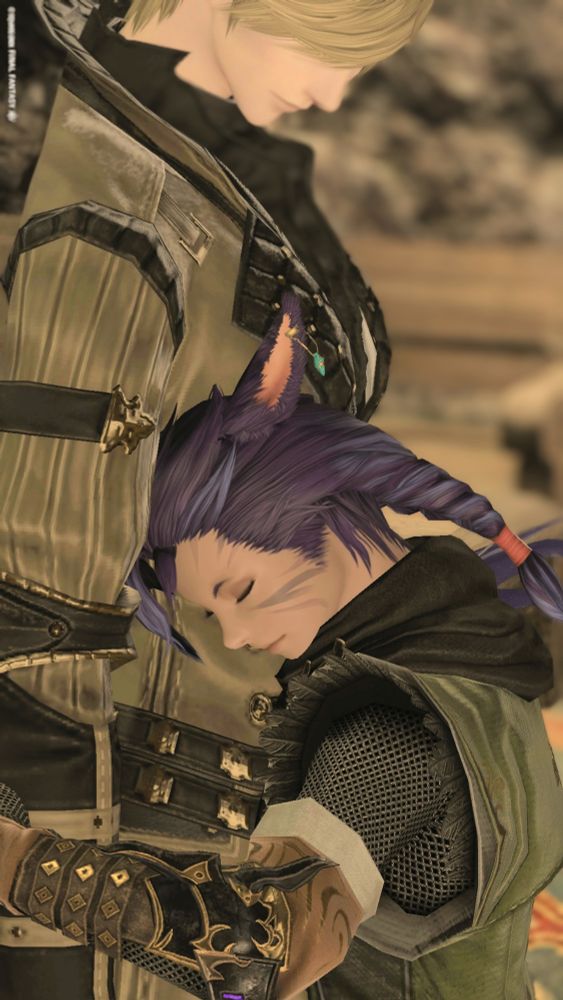 A purple haired Miqo'te (humanoid cat-like race from Final Fantasy XIV) woman embraces a grieving Shale.