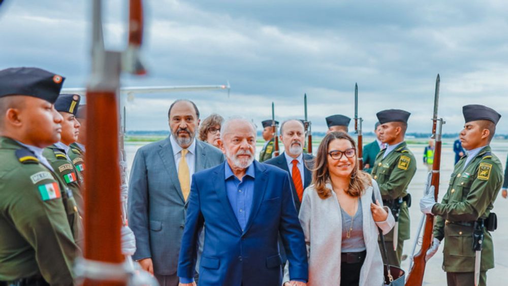 Avião com Lula tem pane e dá voltas no México para pousar