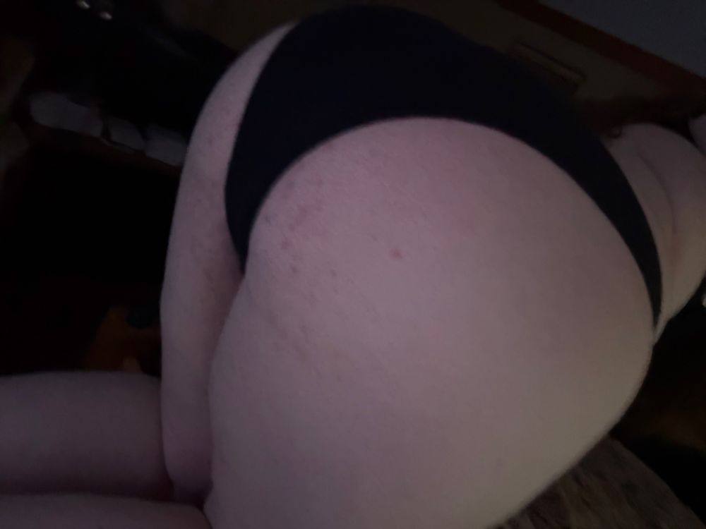 nsfw pic of a pudgy trans girl