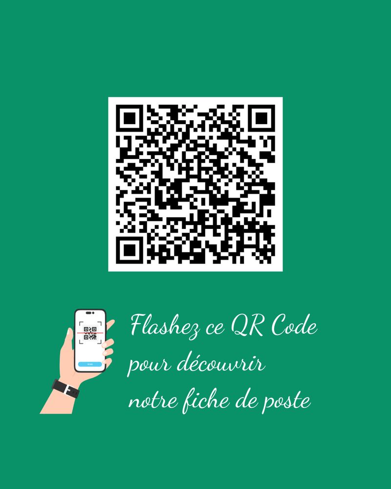 QR code avec texte : Flashez ce QR code pour découvrir notre fiche de poste. Illustration : main tenant un smartphone.