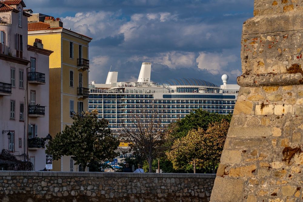 4. A cruise carrying 5-6000 passengers docked in the port of Ajaccio. The ship’s visit can increase the city’s population by around 10%, while having significant environmental impacts on the places it visits. According to @transportandenvironment, Europe’s luxury cruise ships emit as much toxic sulphur as 1 billion cars. When Venice banned large cruise ships, air pollution dropped by 80%  (Dave Walsh 2024)
