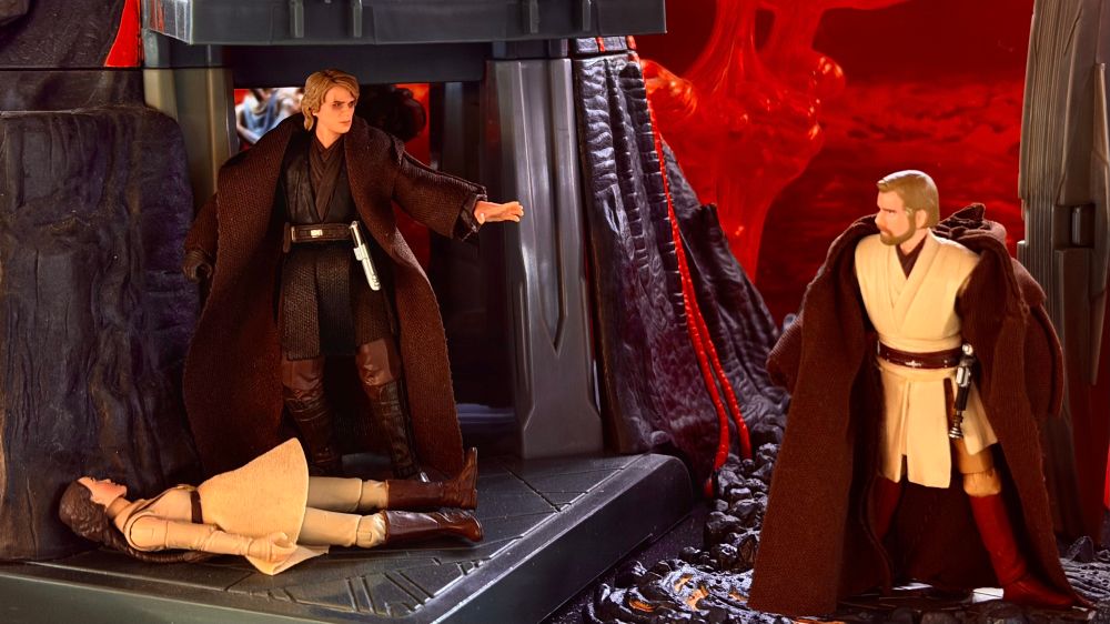 Hasbro Star Wars 3.75” figures recreate the prelude to Obi-Wan Kenobi and Darth Vader’s confrontation in Mustafar as an unconscious Padme lies helplessly at their feet