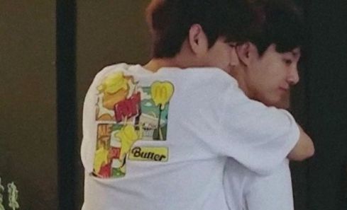 tae backhugging jk in the kitchen