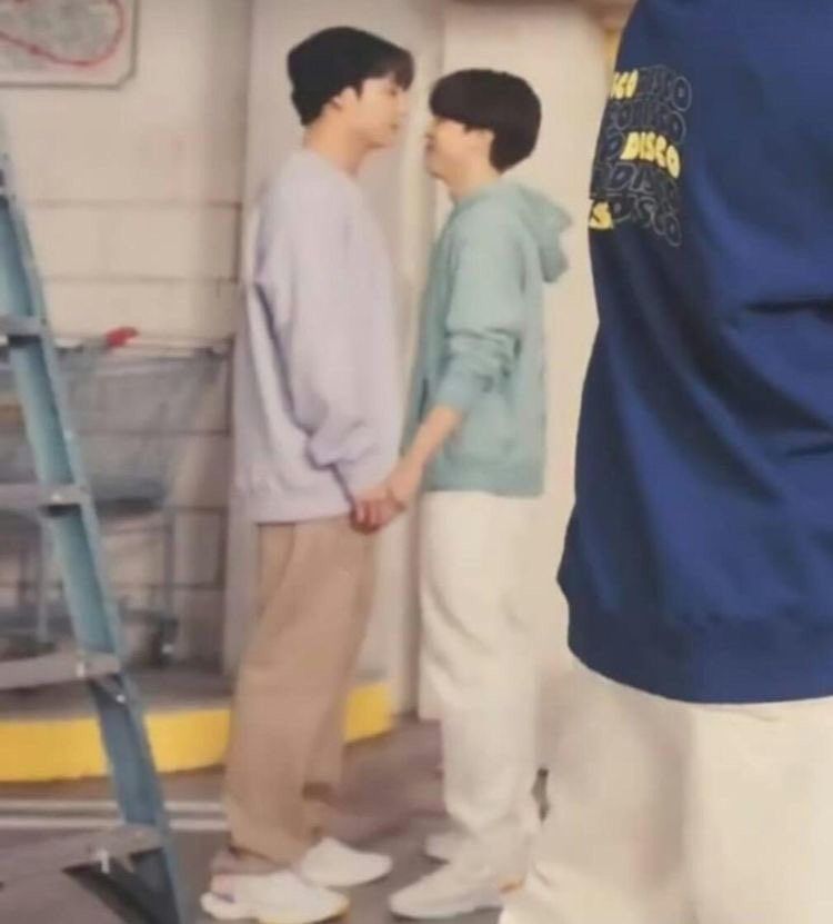 jikook standing facing each other and SIZE DIFFERENCE