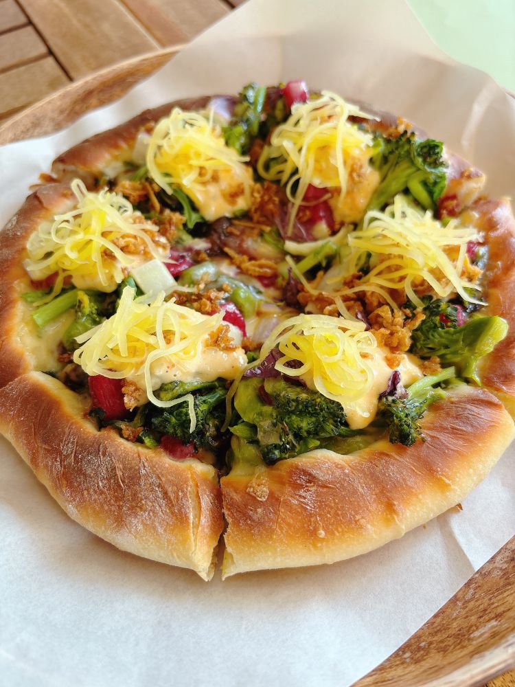 チキンと野菜のタル照りピザ