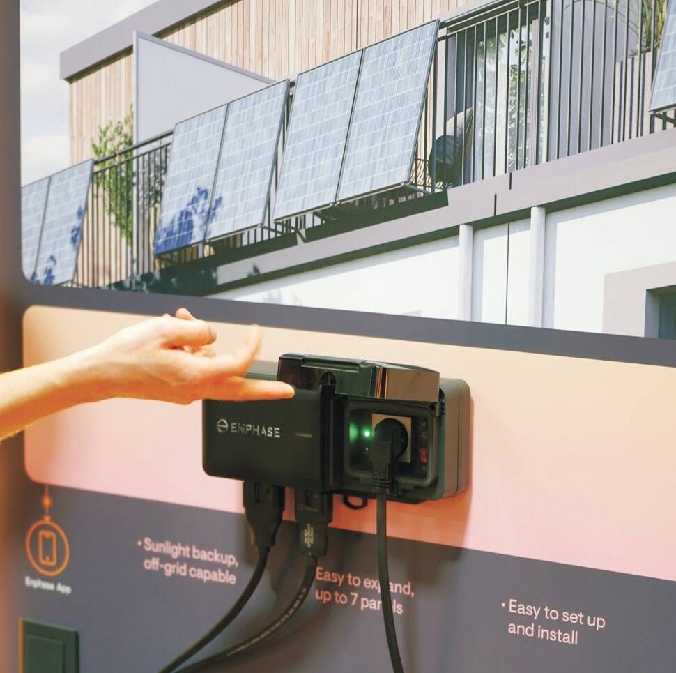 Enphase Balcony solar
Das balkonkraftwerk von Enphase rechts die notstrom steckdose 
