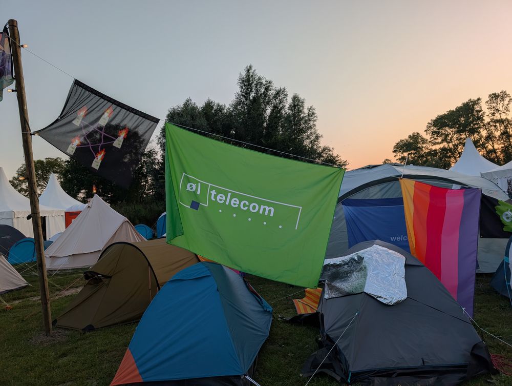 ServFail, Øl Telecom, Windows XP Welcome and Spezi pride flags in the camping