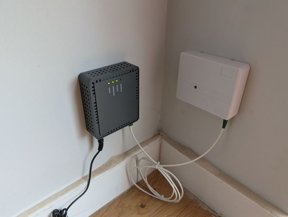 Fibre ONT and media converter.