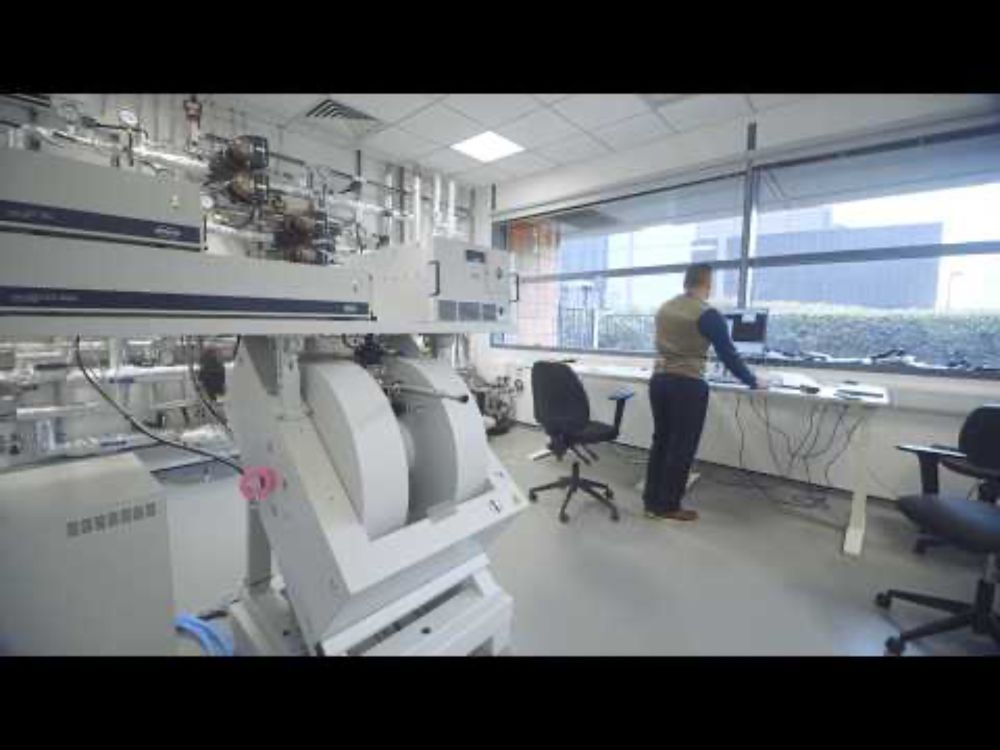 ELEXSYS E580Q Spectrometer Installation, BioEmPiRe Centre for Structural Biological EPR Spectroscopy