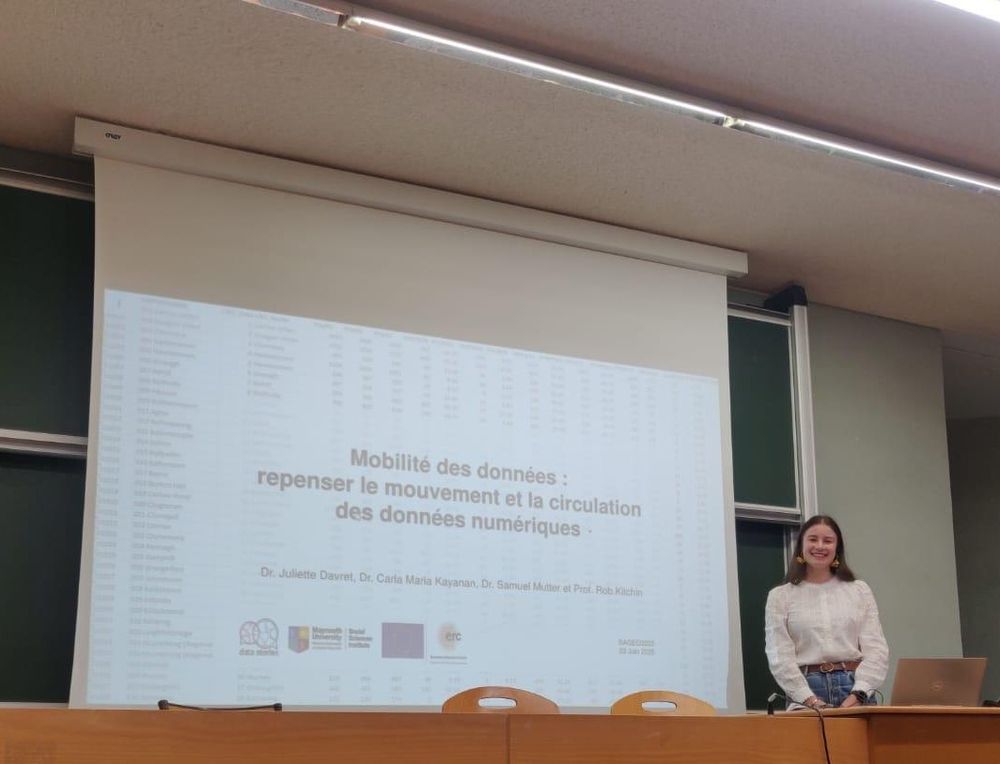 Juliette Davret presenting the Data Stories paper 'Data mobilities: rethinking the movement and circulation of digital data'.
