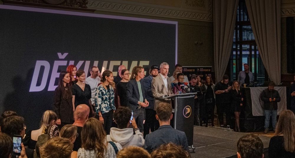 Czech Pirate Party event after the 2025 Czech parliamentary election.
Piráti, 2025. CC-BY-SA 4.0 - https://www.pirati.cz/