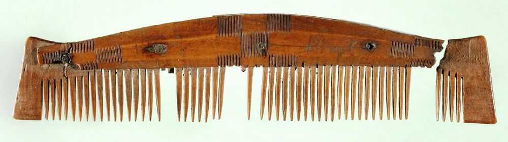 Dublin Castle ogham comb
© Photographic Archive, National Monuments Service, Government of Ireland (E748:54)
image Megan Kasten