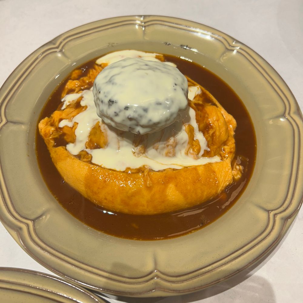 ダブルチーズハンバーグオムライス（名前が違うかもしれない）