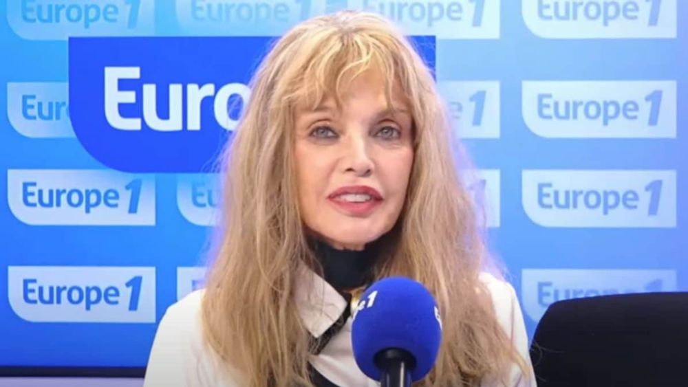 Arielle Dombasle présente son nouvel album : "Je suis très féministe"