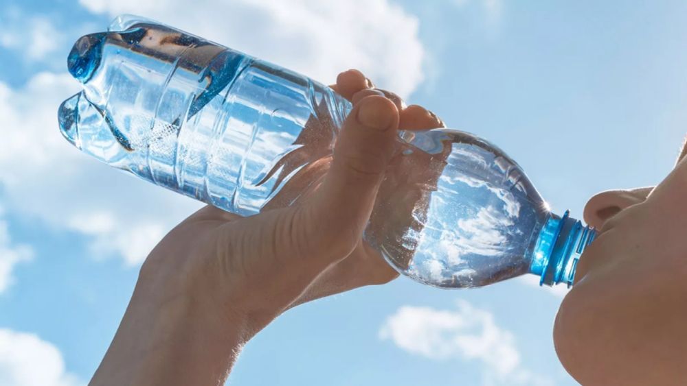 Chemists warn bottled water 100 times worse for plastic than thought