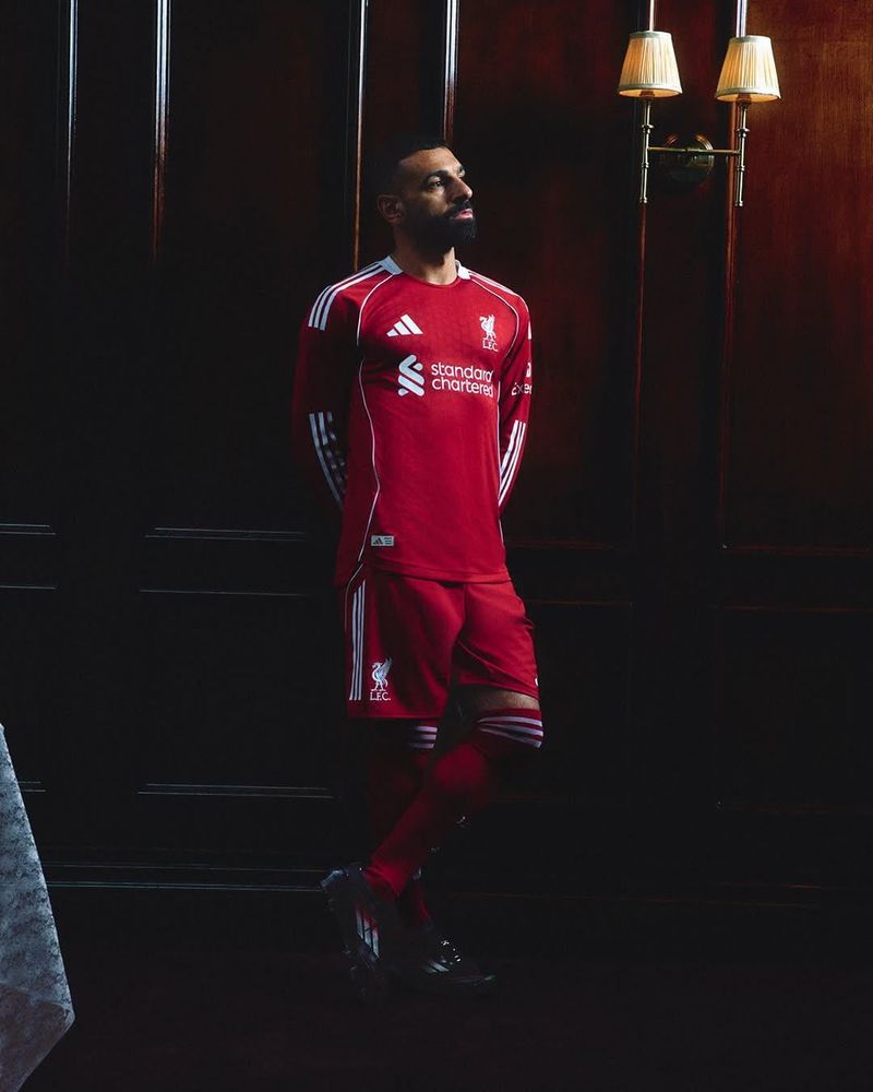Mo Salah im neuen Adidas-Trikot des FC Liverpool 