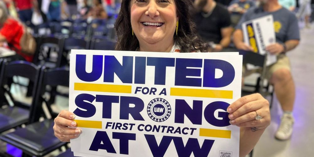 After Historic Union Vote, Chattanooga VW Workers Rally for 'Record Contract' | Common Dreams