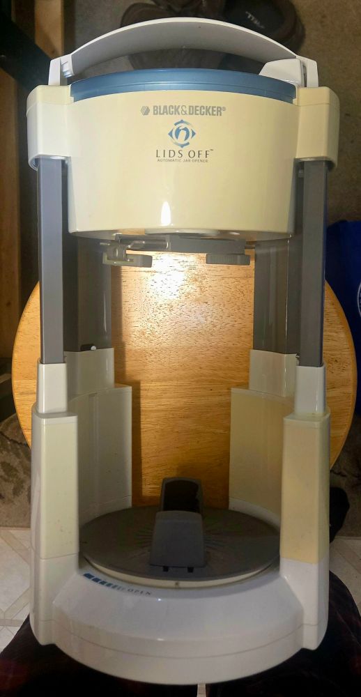 gigantic clunky automatic jar opener