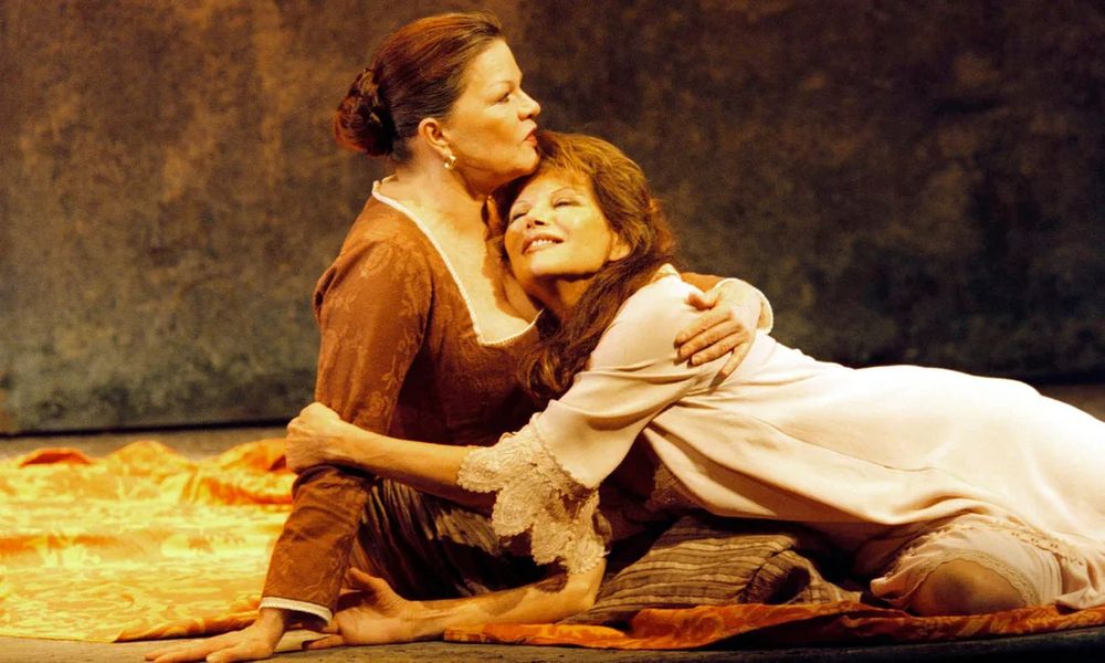 In April 2000, Cardinale appeared in the theatre for the first time, with Catherine Allégret in a production of La Venexiana, AKA The Venetian Woman, at the Rond-Point Theatre in Paris.