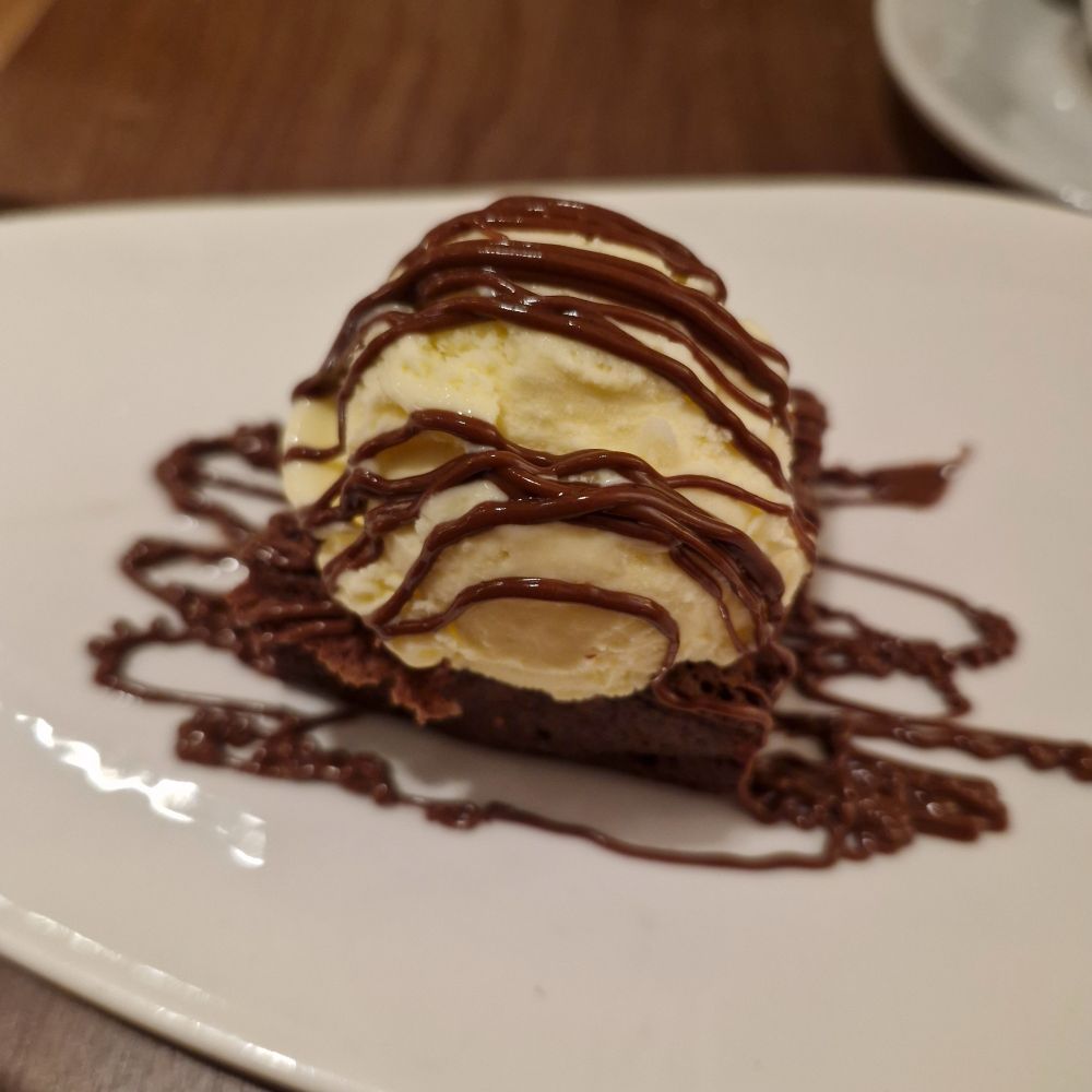 Chocolate Brownie with Ice-cream 