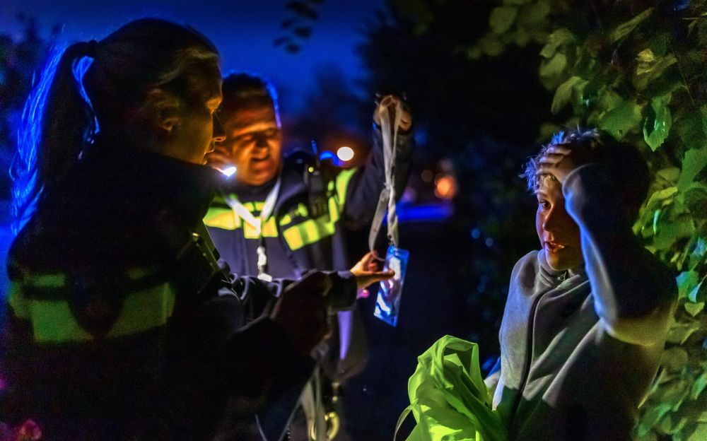 Jongeren in Heerenveen op de vlucht voor de politie tijdens Jachtseizoen. 'Ze komen intimiderend over'