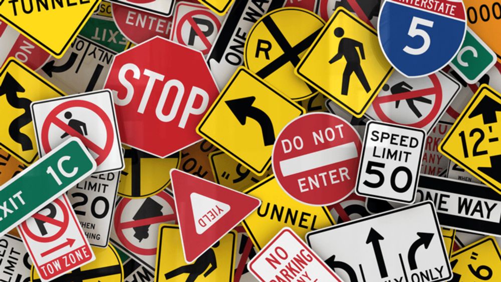 Manage street signs with Field Maps