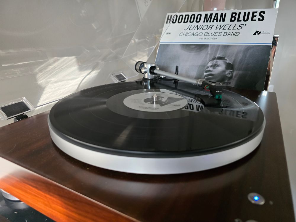 Hoodoo Man Blues, Junior Wells