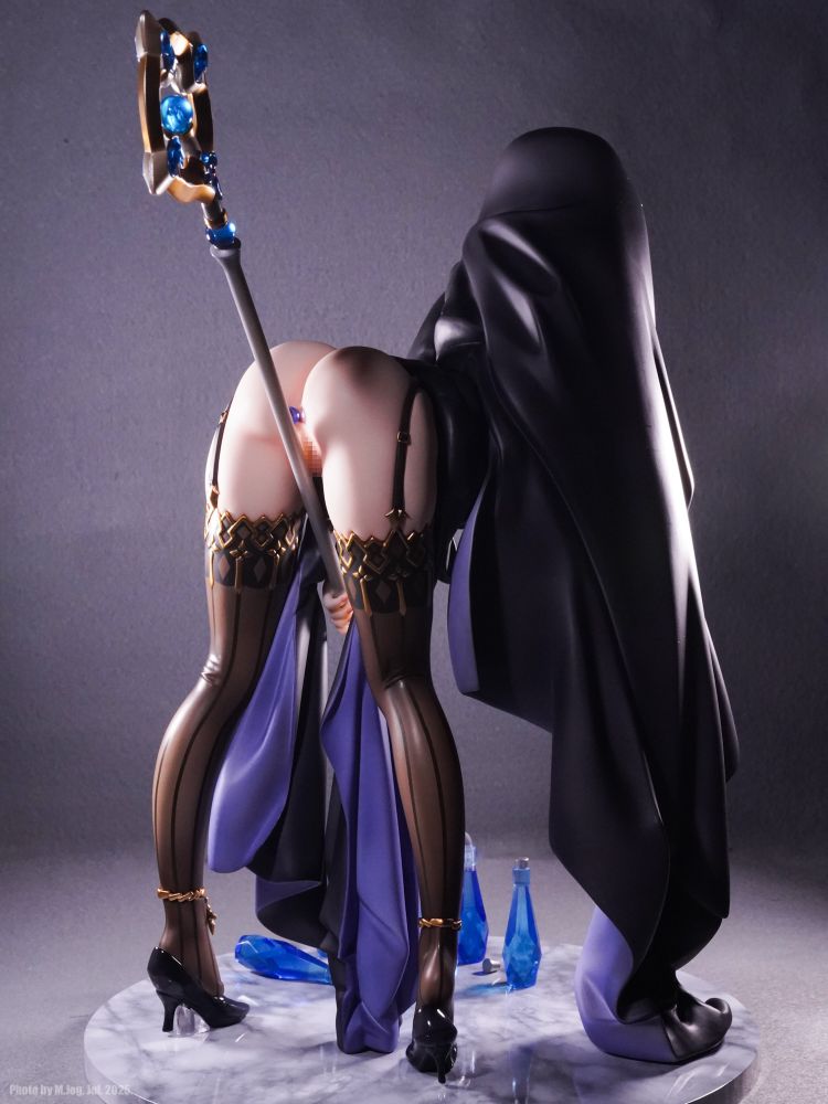 Olivia / Native 2025./ " There is a Japanese proverb that says, 'Hide your head and don't hide your ass!"