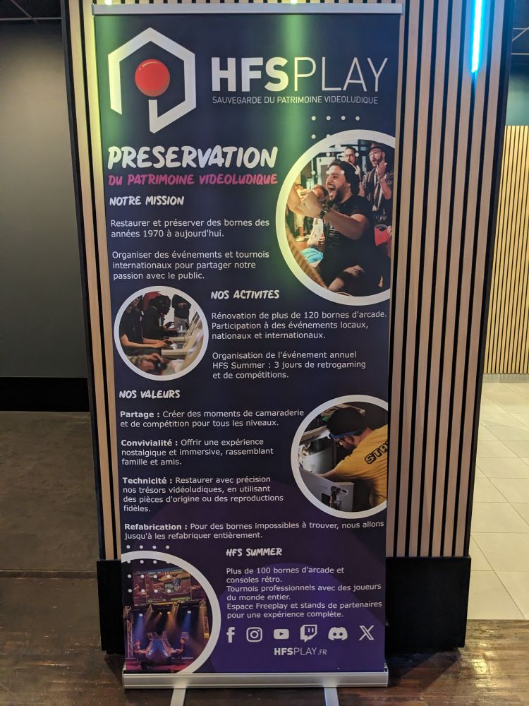 Kakémono présentant l'association HFSPlay