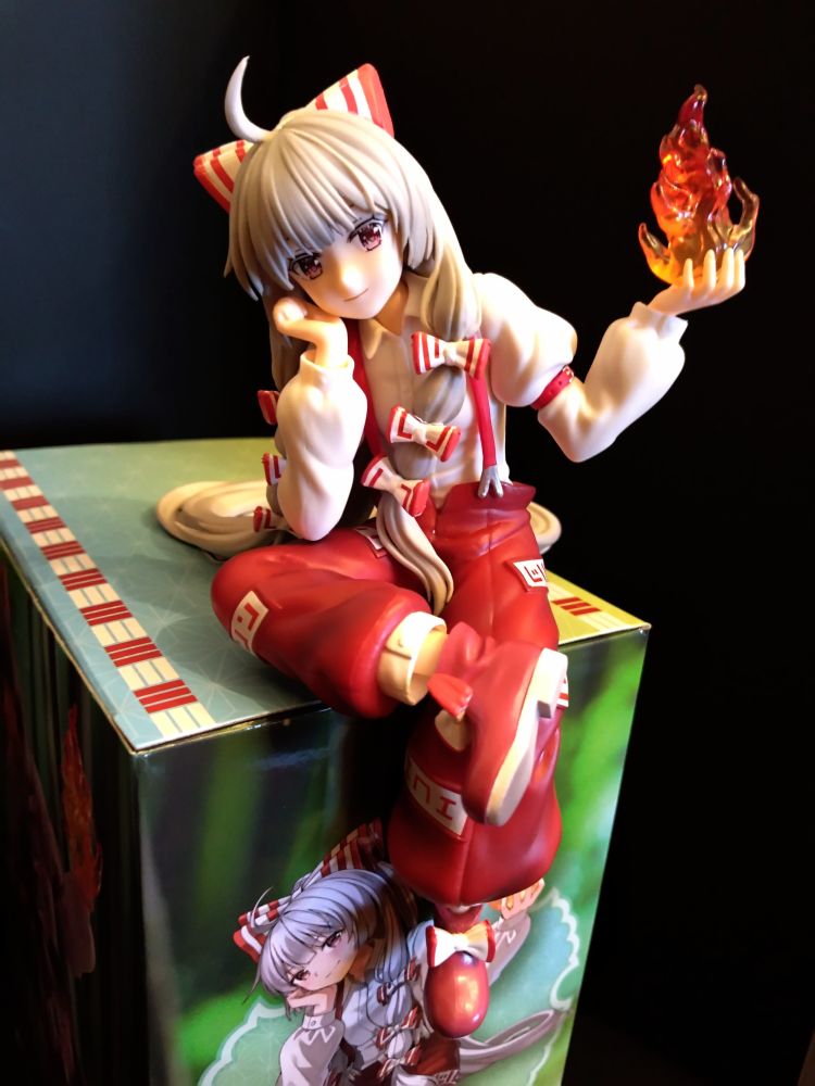 サクナ姫のもそうだったけれど、
片足下げた座り方してるぬーストはバランス取るの難い…
