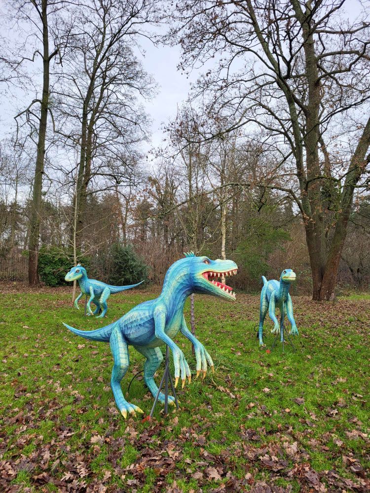 lanternes : velociraptors