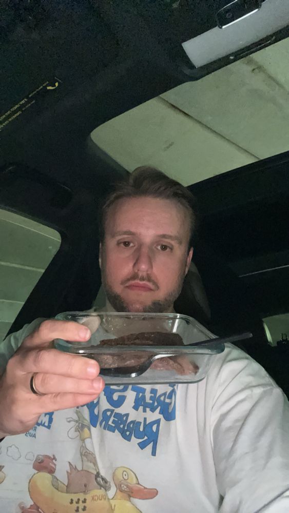 I left this morning at 10am and had lunch with a good pal Austin Louis Ray and knew that since my lunch was not part of my meal plan I needed to at least stick to it for dinner. So I put 8oz of flank steak in a Tupperware and put it inside my yeti cooler and am now eating it 7 hours later. 