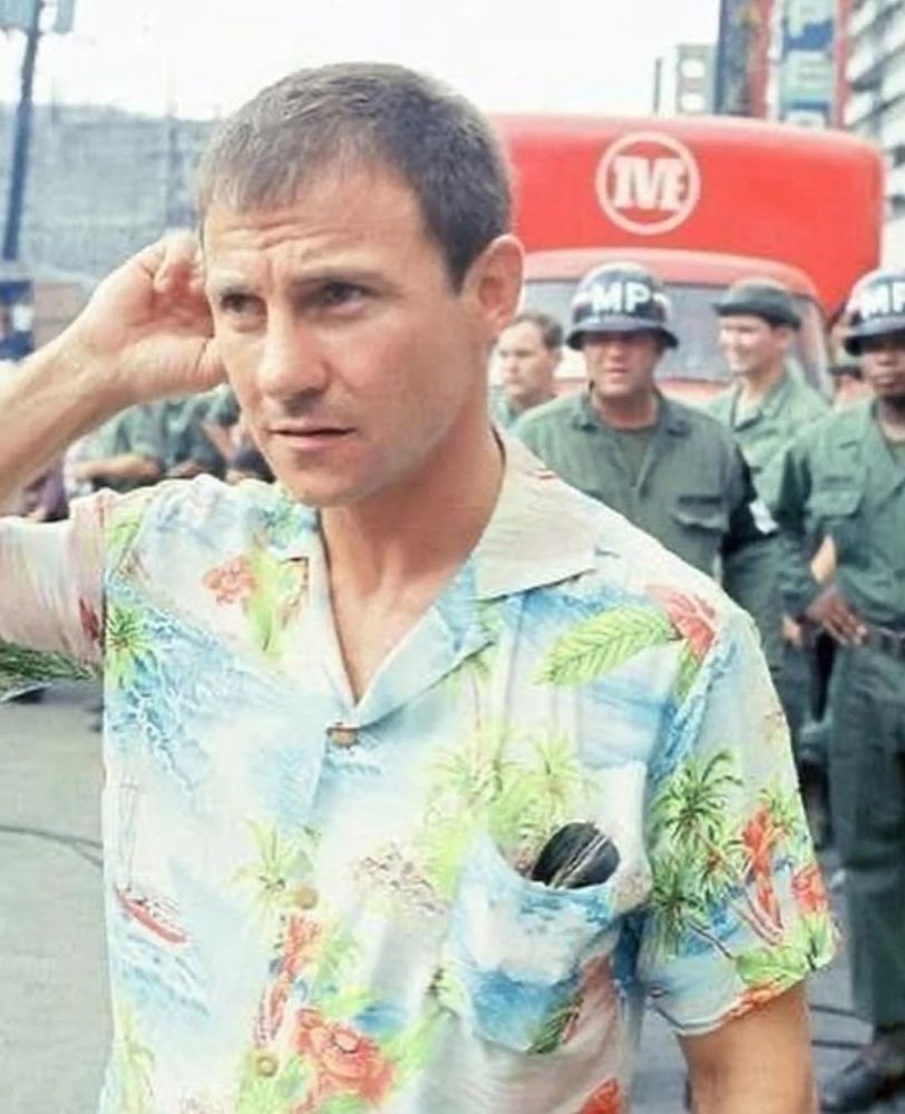 Harvey Keitel  as Captain Willard