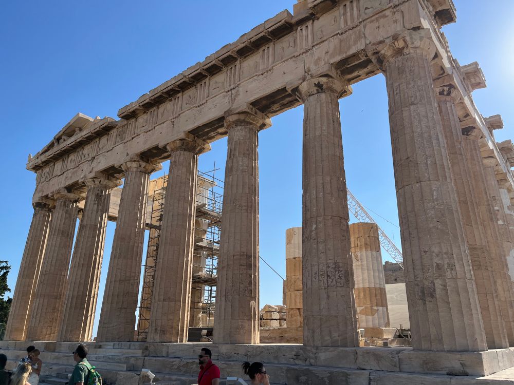 welcome to Nashville!

the Parthenon at a very Dutch angle