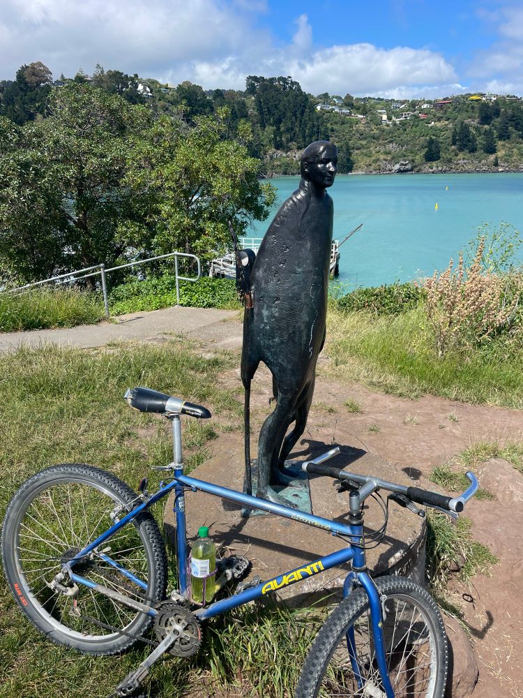 Diamond Harbour sculpture. 