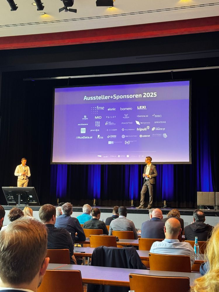 The organizers on stage at the KI-Ready conference