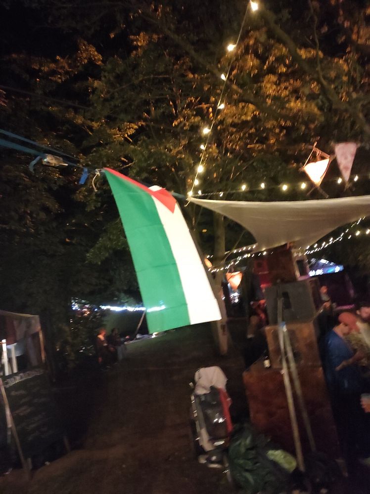 Palästina Fahne weht im Soundsystem Rondell