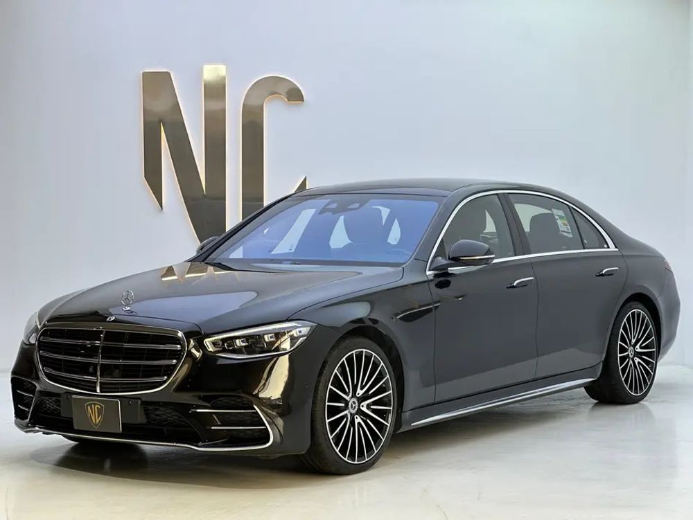 Luxurious Mercedes-Benz S500-Class in Riyadh, Saudi Arabia - Dealer Selling Black Beauty with Brown Interior - Low Mileage and Impeccable Maintenance - Don''t Miss Out!