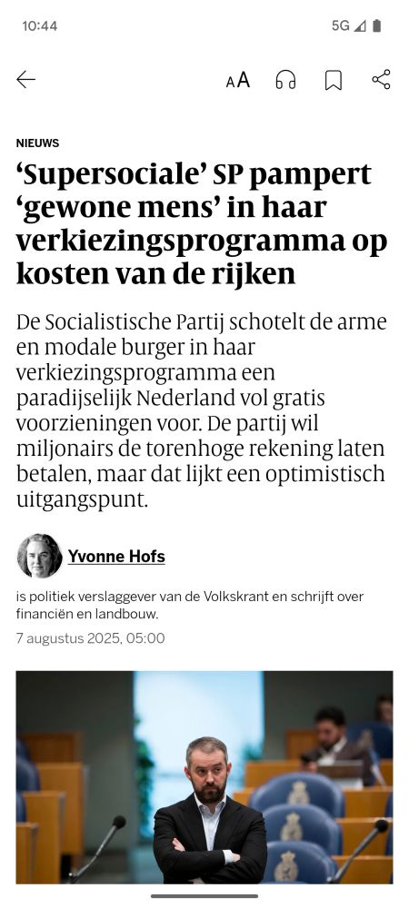 Screenshot artikel volkskrant met als kop:
'supersociale' SP pampert 'gewone mens' in haar verkiezingsprogramma op kosten van de rijken.