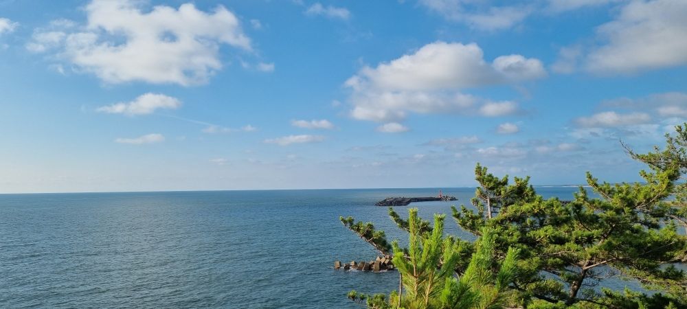 Sights of the ocean.