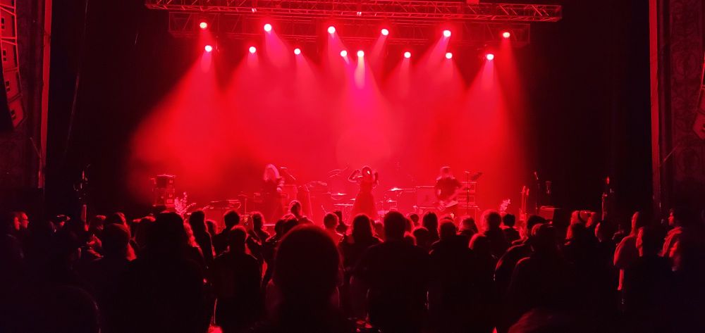 Kælin Mikla is an Icelandic dark synth band. A keyboardist, singer, and base player on stage.