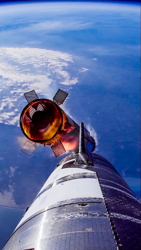 Starship hot staging and separation
