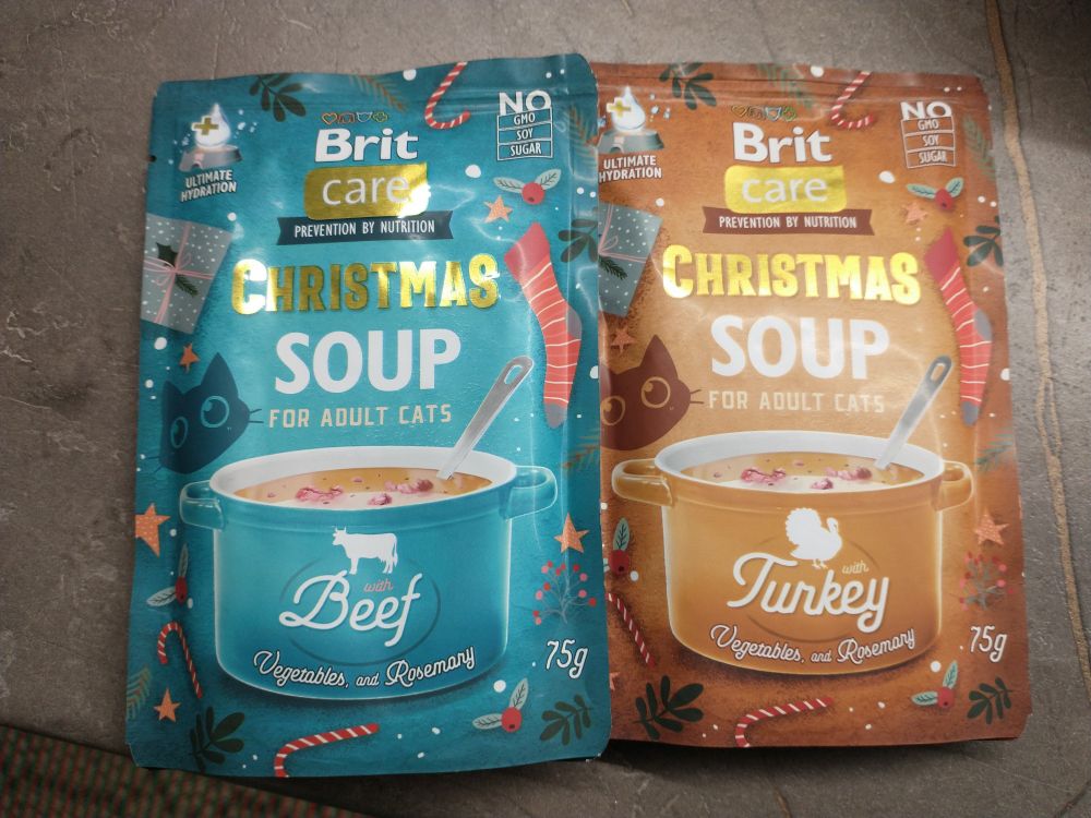 Kaksi pussia britin kissanruokaa, Christmas soup. 